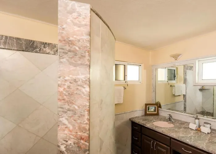 Pedregal, Pool, Jacuzzi, Marina Views, 4bd, 3ba *