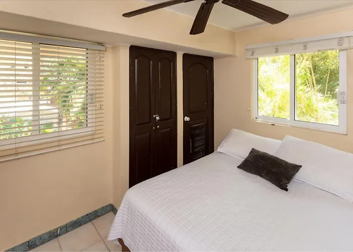 Сasa de vacaciones Pedregal, Pool, Jacuzzi, Marina Views, 4bd, 3ba