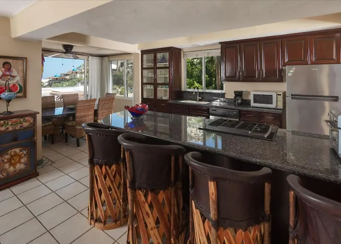 Сasa de vacaciones Pedregal, Pool, Jacuzzi, Marina Views, 4bd, 3ba Cabo San Lucas